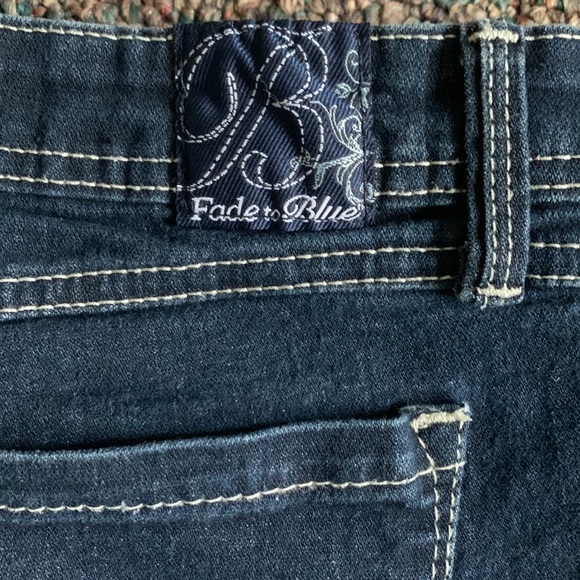 Fade to Blue 8P capris - Picture 5 of 5